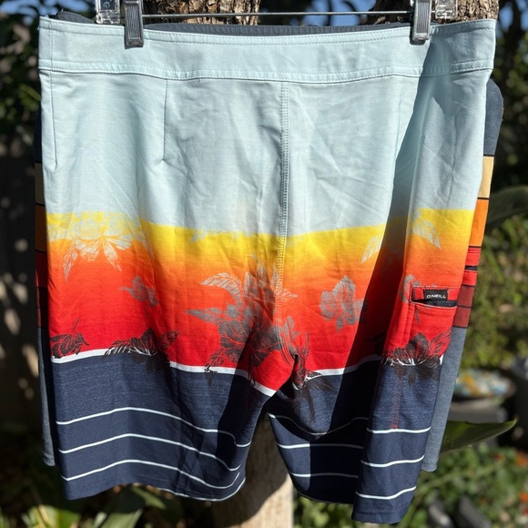 O’Neill Hyperfreak Heist Print 20” Board Shorts  Size: 33 - Picture 3 of 6